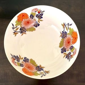 Lovely decorative Japanese Imari style porcelain bowl